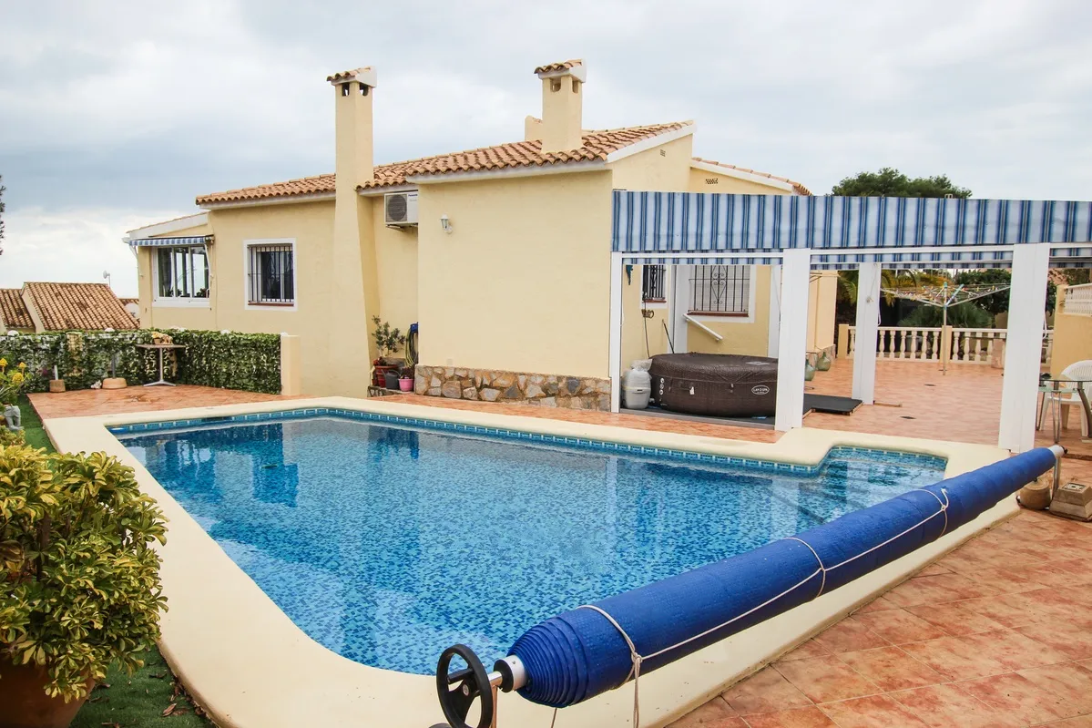 Villa for sale in La Nucia, Costa Blanca